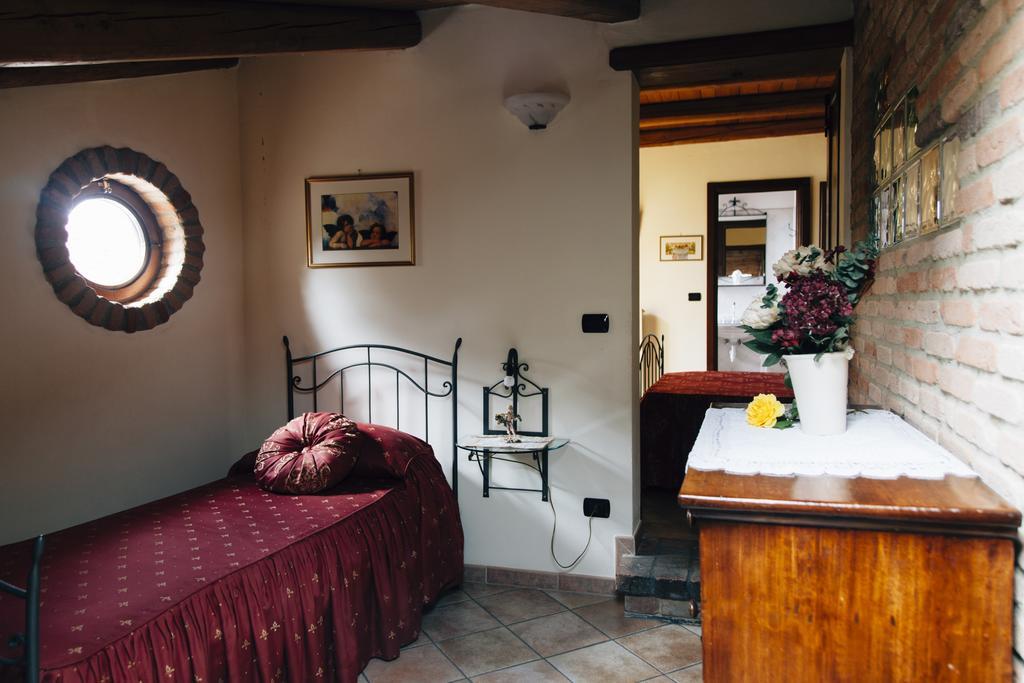 Il Grappolo Vacanze La Morra Zimmer foto