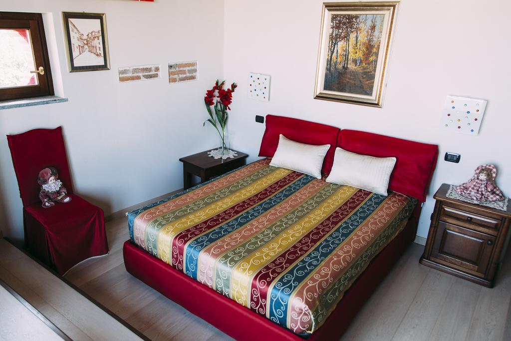 Il Grappolo Vacanze La Morra Zimmer foto