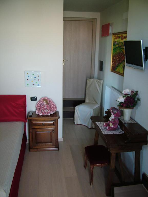 Il Grappolo Vacanze La Morra Zimmer foto